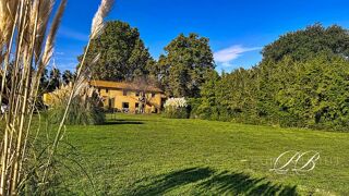  Maison  vendre 15 + pices 600 m