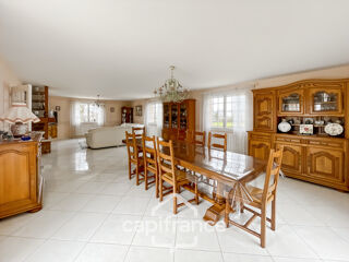  Maison  vendre 8 pices 270 m