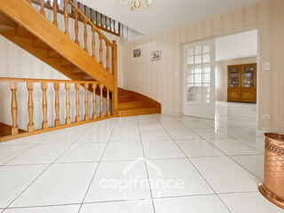  Maison  vendre 8 pices 270 m