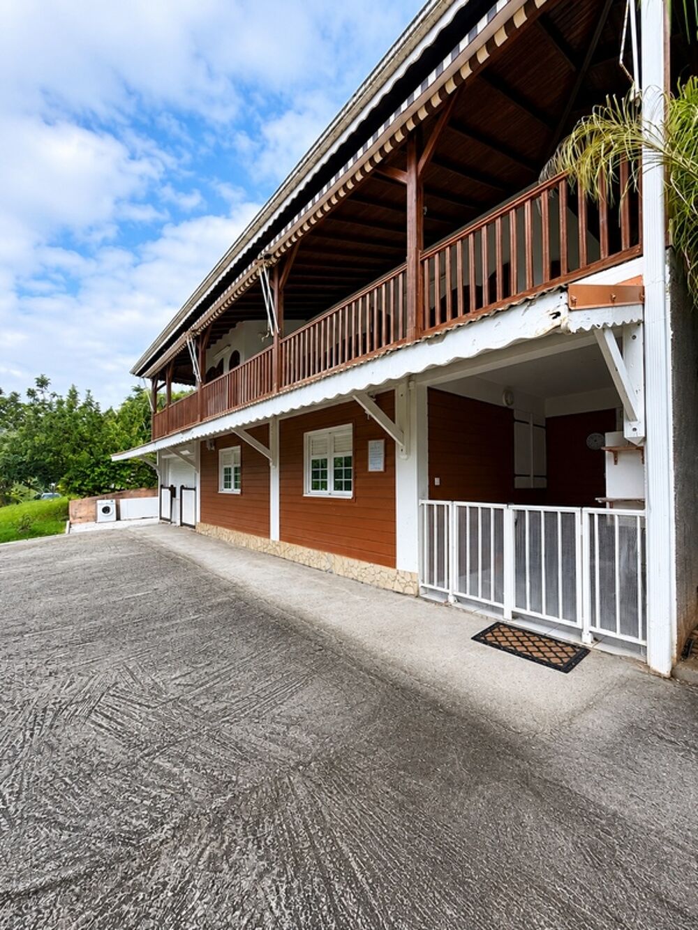 Maison à vendre 7 pièces DUCOS (972)