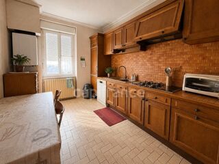  Immeuble à vendre 15 + pièces 202 m²