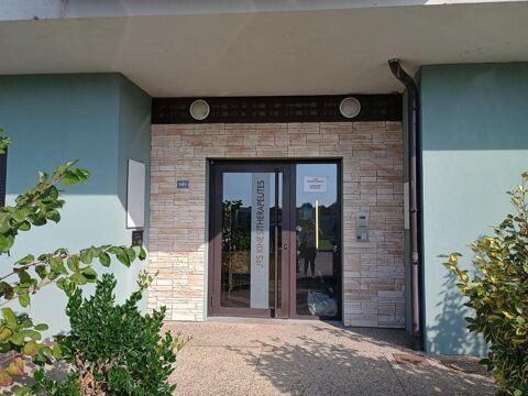 LES ABRETS EN DAUPHINE - Local professionnel 2883 38490 Les abrets en dauphine