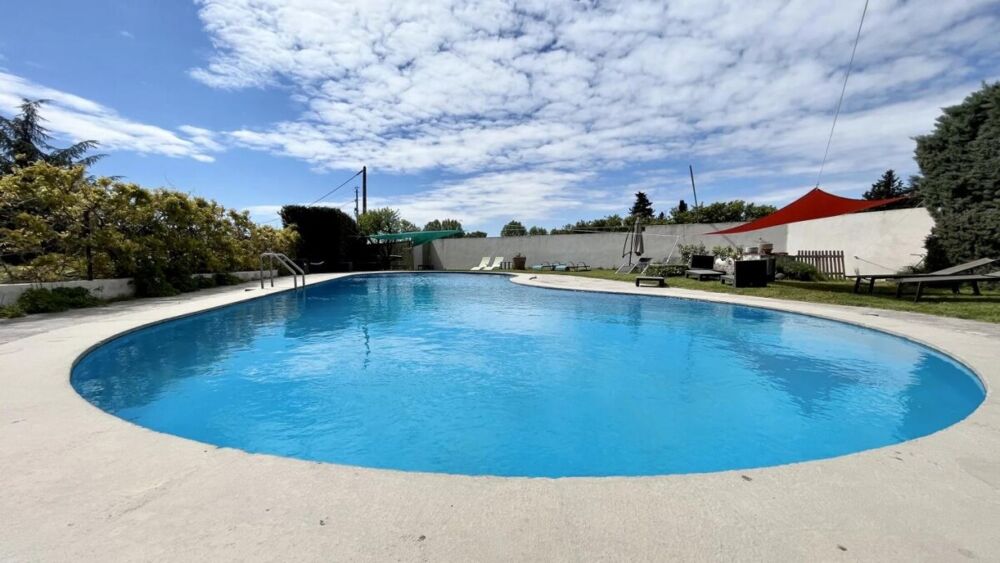 � vendre  Villa Saumane-de-Vaucluse (84800)