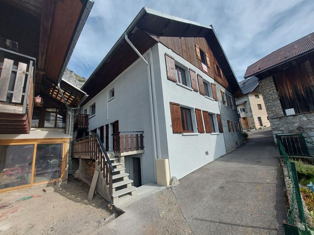Vente Maison RARE À TALLOIRES-MONTMIN, 150 m² de plateau À RÉNOVER , VUE MONTAGNE , FORT POTENTIEL Talloires montmin