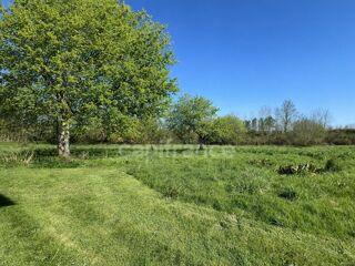  Remise / Grange � vendre 1 pi�ce 267 m� Chevanceaux