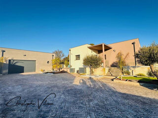  Villa  vendre 6 pices 145 m