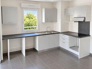  Appartement à louer 3 pièces 66 m²