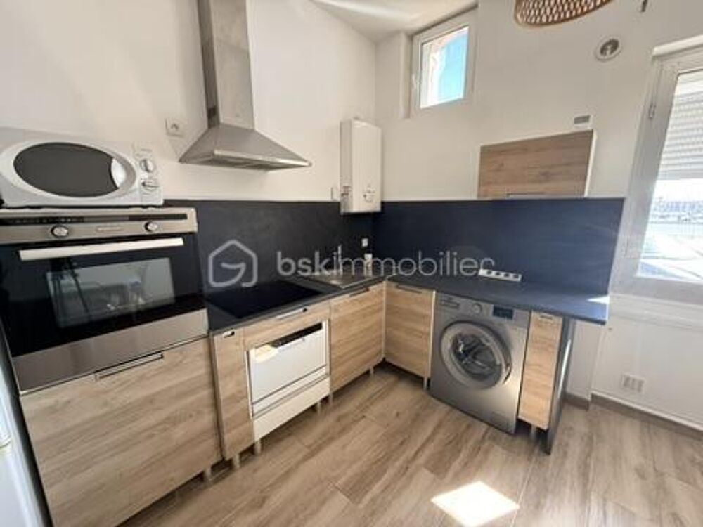 APPARTEMENT T3-CENTRE VILLE-VUE MER ET PORT