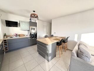  Appartement � vendre 4 pi�ces 77 m�