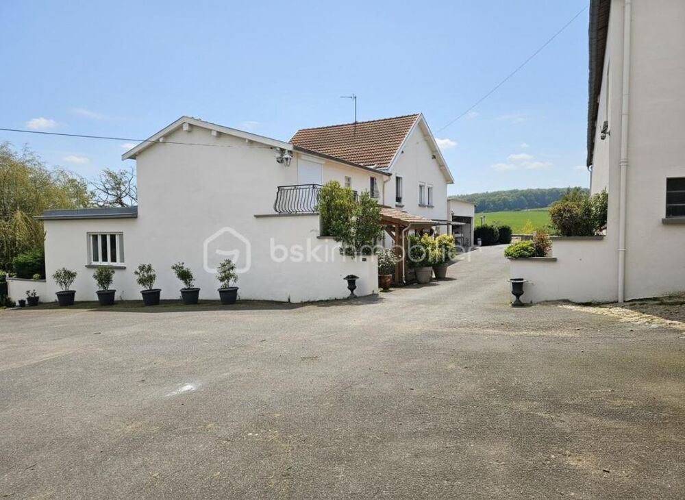 ? Domaine agricole dexception  20 hectares  Aux portes du Coteau et de Roanne