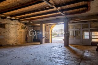  Remise / Grange à vendre 1 pièce 303 m²