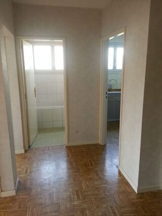  Appartement à louer 2 pièces 55 m²