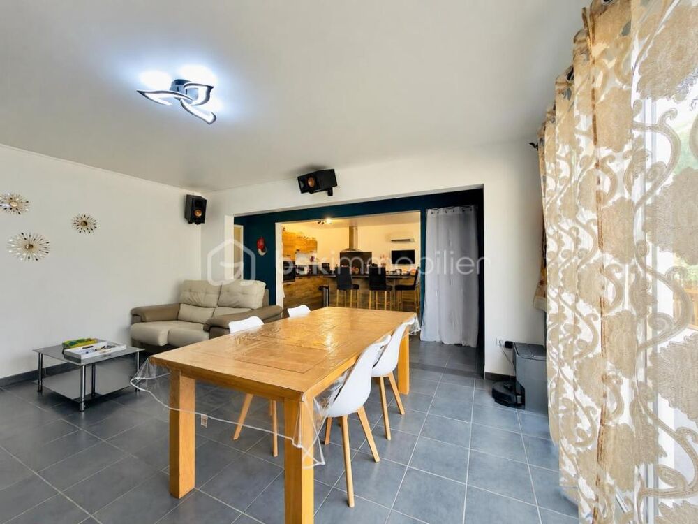 SORGUES  Maison familiale de 150 m²  Autonomie en eau et en électricité  Piscine, spa, suite parentale et fort potentiel d'év