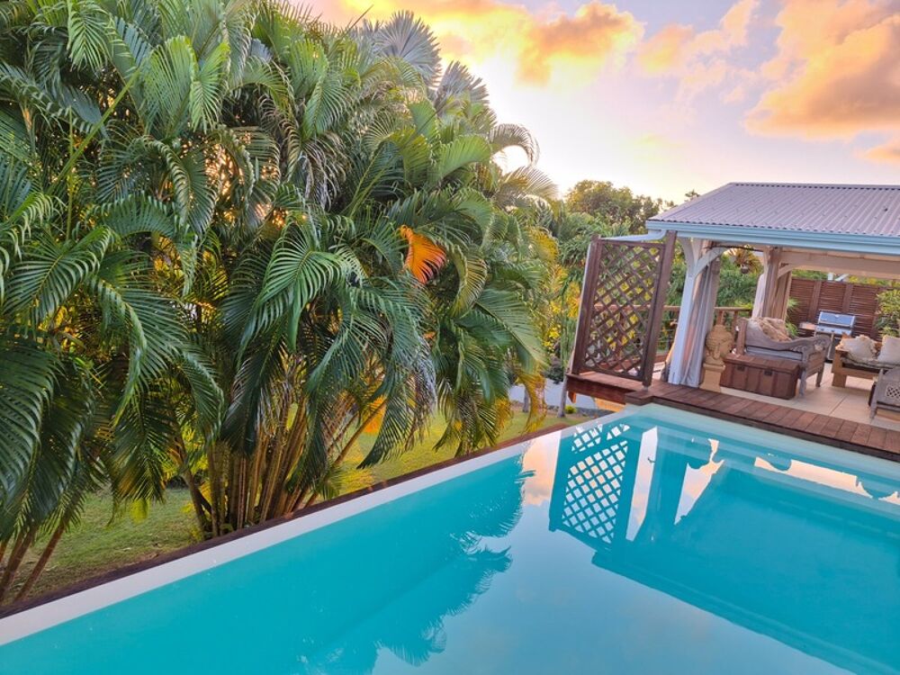 Vente Villa Superbe villa ambiance balinaise avec piscine garage en sous-sol et atelier Saint francois