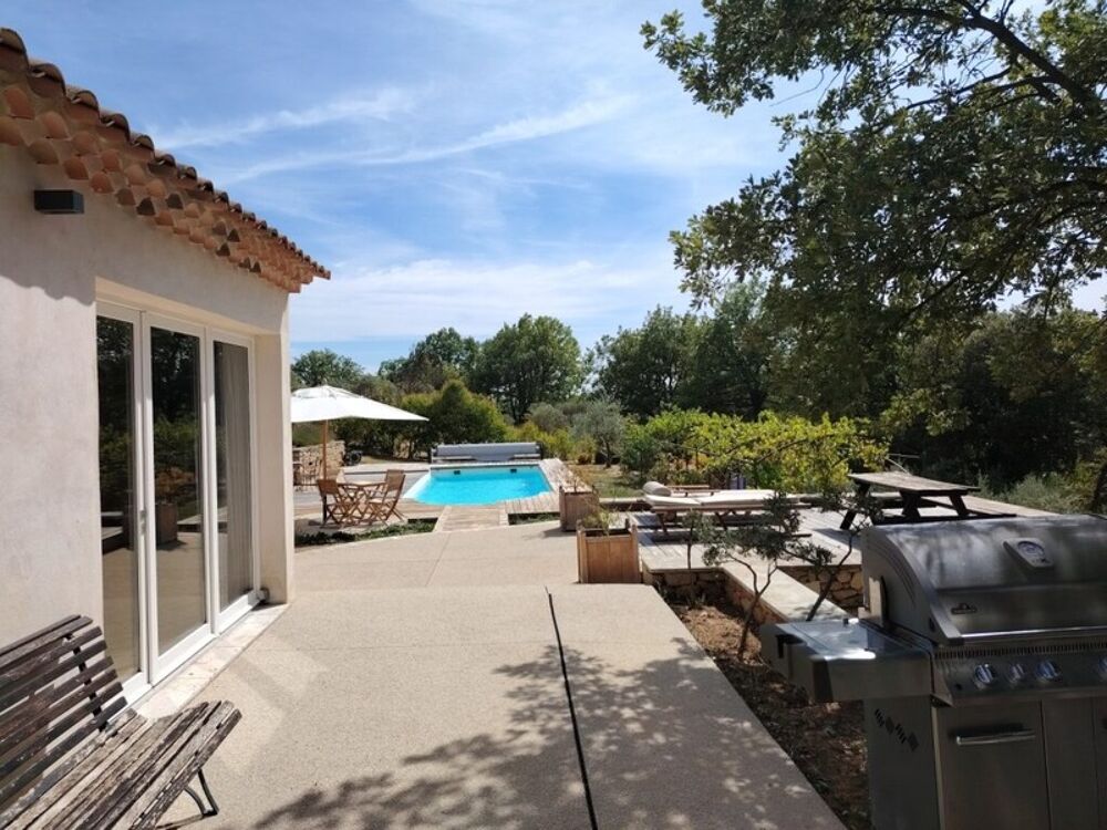 Grambois : Belle demaure sur 4600 m2 de terrain