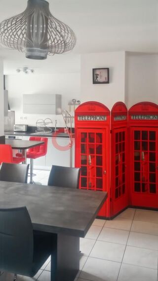  Appartement à louer 3 pièces 64 m²