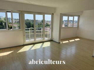  Immeuble à vendre 1050 m²