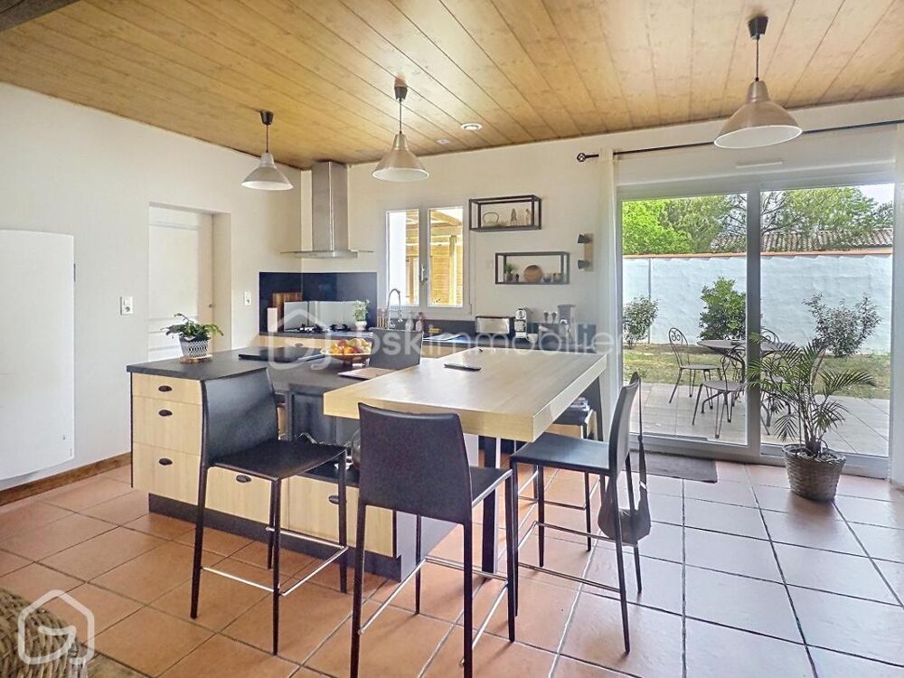 PLAIN-PIED 163 M² AVEC T2 INDÉPENDANT ET 1 300 M² DE TERRAIN PISCINABLE À QUELQUES MINUTES DES PLAGES