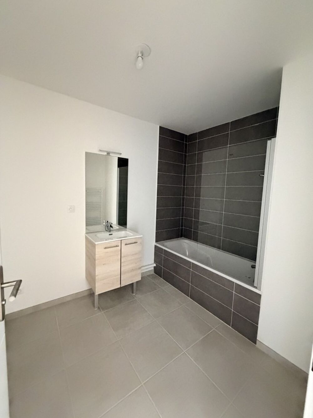 DIJON RESIDENCE PARC DRAPEAU TRES BEAU T3 NEUF DE 62.56 M2 AVEC TERRASSE