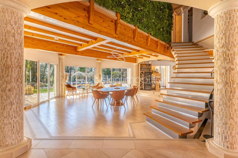 Vente Propriété/Château 337 m² – 5 DÉPENDANCES – UN LIEU, PLUSIEURS PROJETS Sommieres