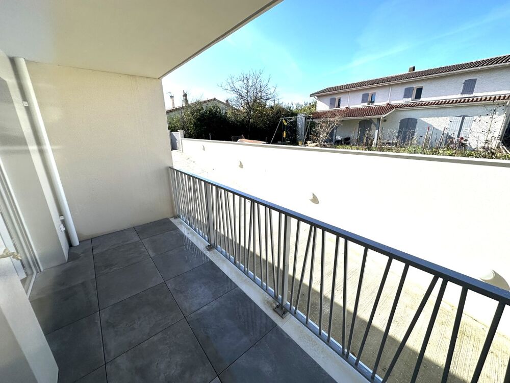 Studio avec balcon et parking à CENON