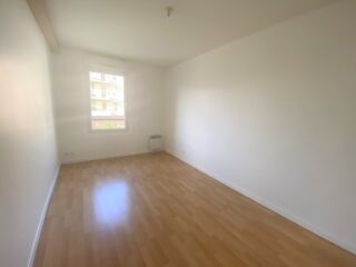  Appartement à louer 4 pièces 88 m²