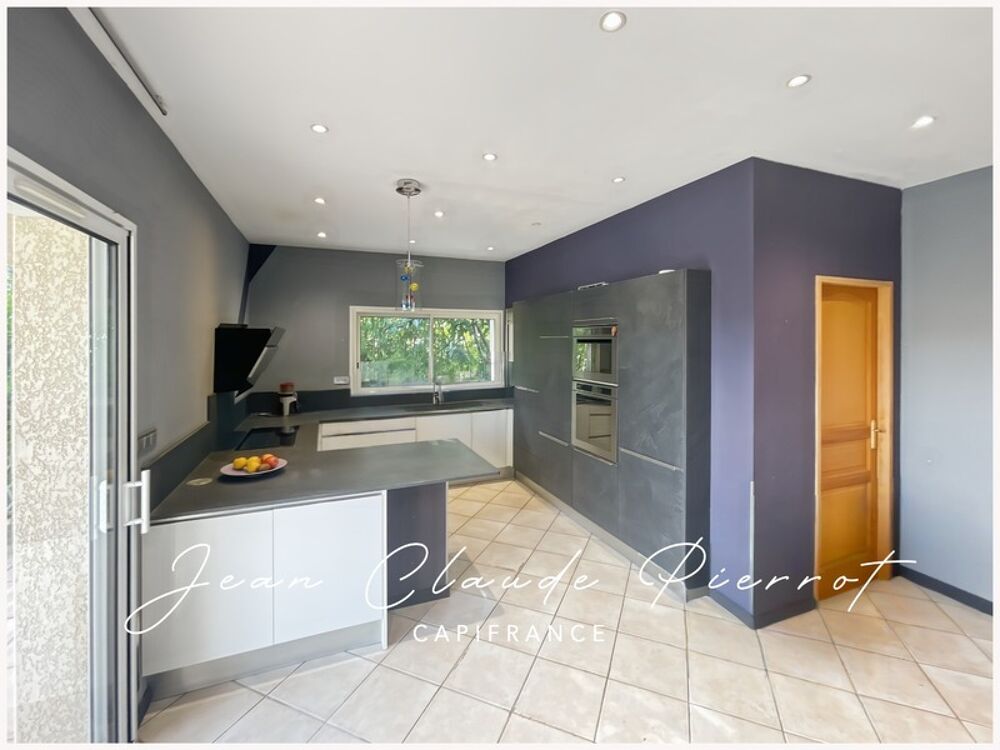 Maison à vendre 6 pièces avec Hangar indépendant et piscine CLARENSAC (30)