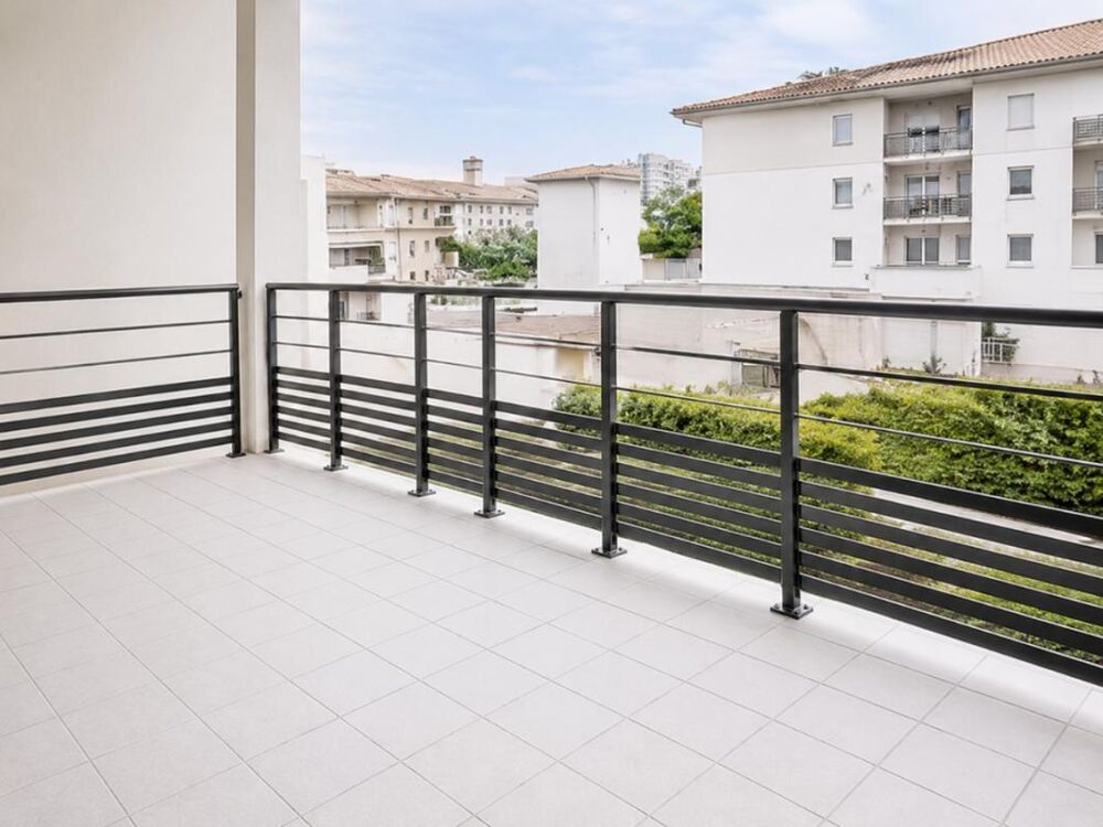 Location Appartement T3 avec terrasse et garage à Orange Orange