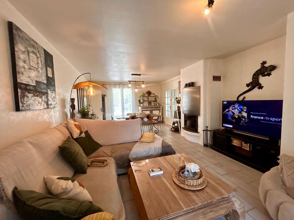Vente Maison A vendre, maison familiale de plain-pied de 181 m² a Mensignac 24350 Mensignac