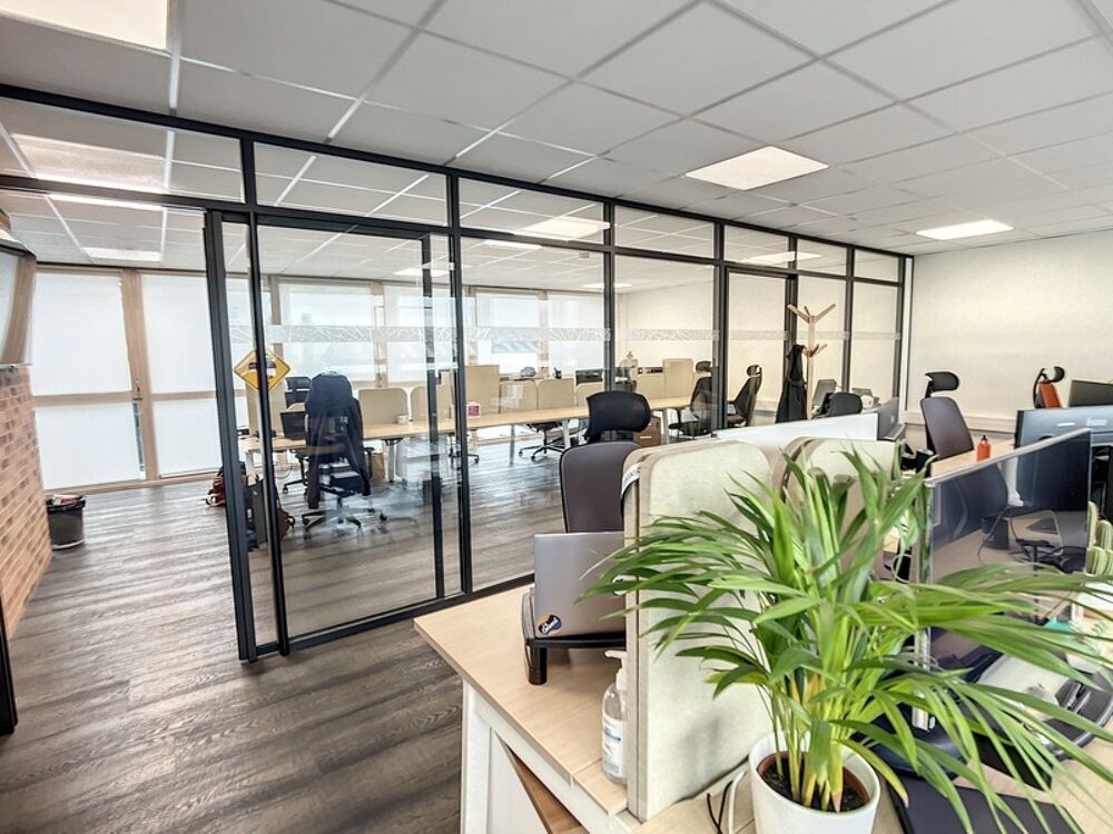   Local/bureau à vendre CHAMBERY (73) - 483 m² - 12 parking privés - 2 grandes terrasses Sud 