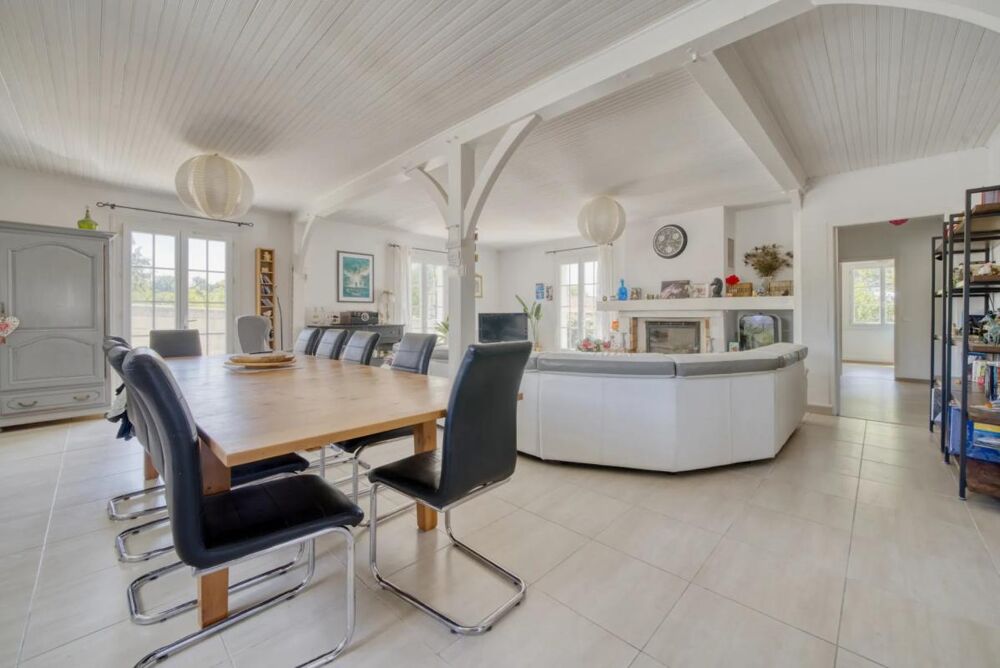 Maison de 6 pièces de 176 m² à Bussac-sur-Charente