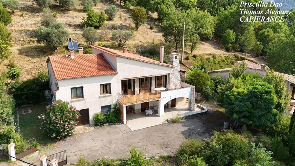 ? À VENDRE  Grande villa avec terrain boisé avec une olivette à Sisteron