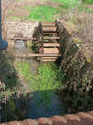 Moulin  vendre 4 pices 300 m Nevers