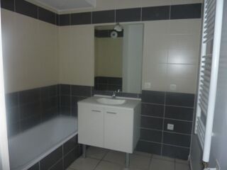  Appartement à louer 3 pièces 63 m²