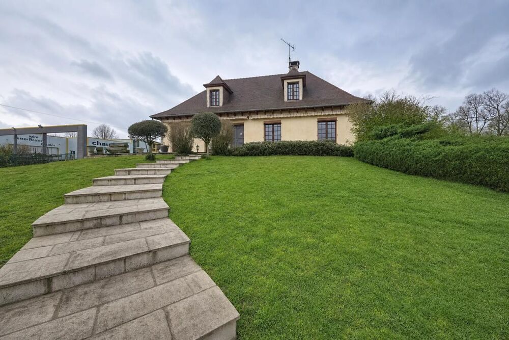 Maison de 186 m² avec jardin à Lubersac