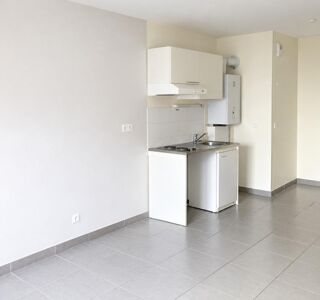 Location Appartement T2 avec terrasse et parking à VILLEURBANNE Villeurbanne