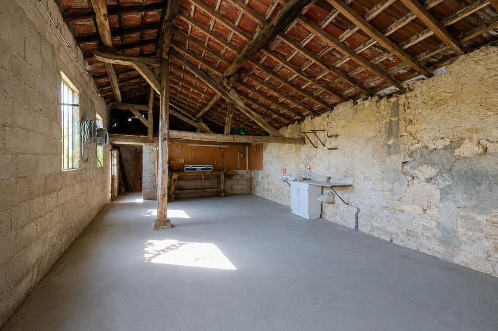 Vente Maison Maison de caractère en pierre ? 170 m² ? Dépendances ? Saint-Hymetière-sur-Valouse Saint hymetiere sur valouse