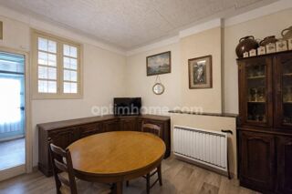 Vente Maison Maison de ville d'environ 100m², 6 pièces dont deux chambres, cour avec accès véhicule à LIGUEIL (37) Ligueil