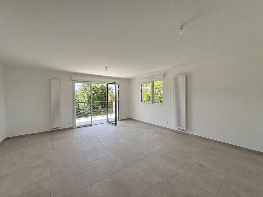Vente Appartement À vendre – Appartement T4 de 82,90 m² au 3? étage à Reignier-Ésery (74) Reignier esery