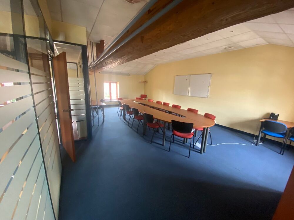   A VENDRE - BUREAUX Charnay les macon