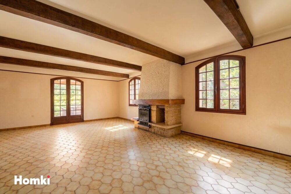 Piolenc - Maison familiale de 119 m² avec fort potentiel, grand terrain et stationnement XXL