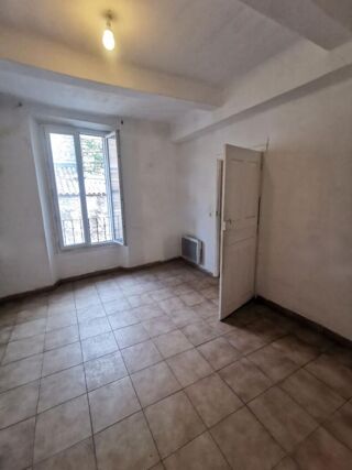  Appartement à louer 3 pièces 77 m²