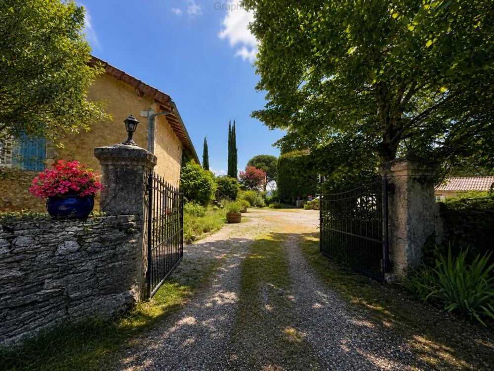 Ensemble immobilier, 375 m² dans le lot, proche St-Cirq-Lapopie