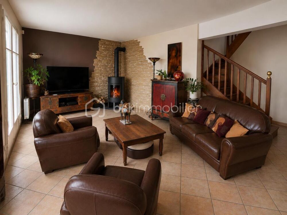 Maison individuelle familiale de 145,62 m²  5 chambres  Bords de Marne - 2 grands GARAGES