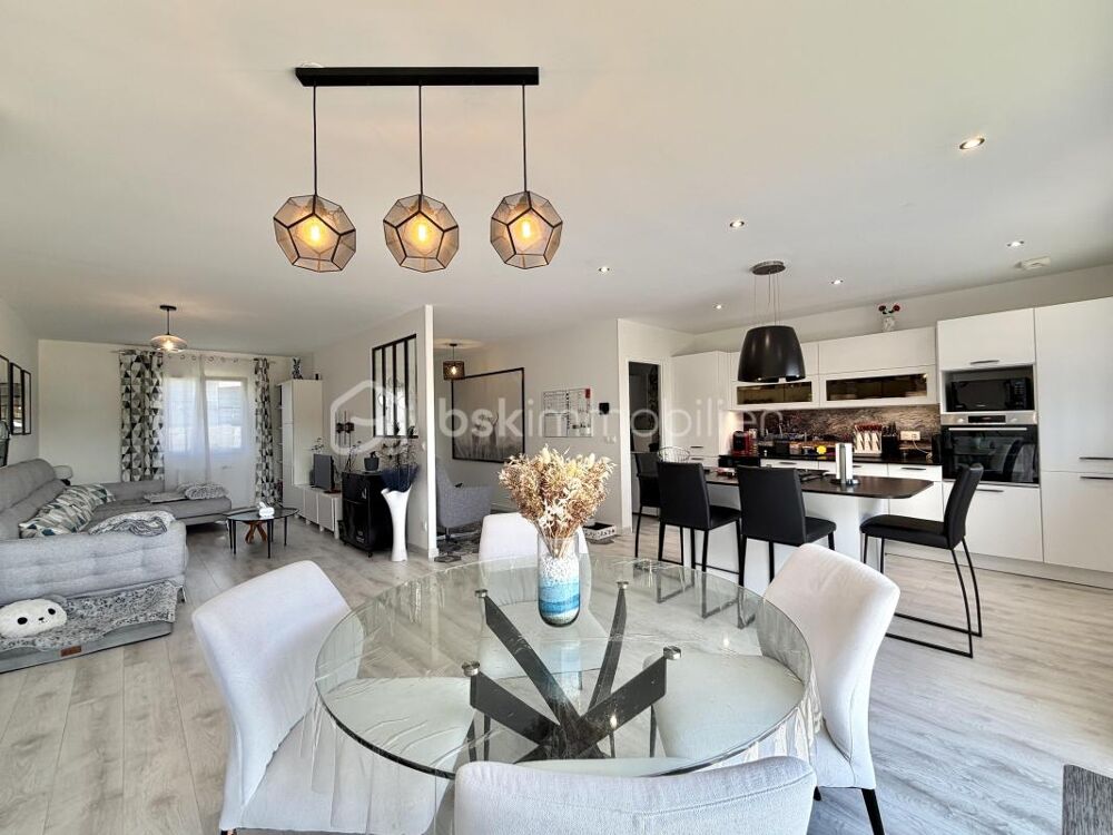 Vente Maison SUPERBE MAISON DE PLAIN-PIED DE 130 m² - 4 Chambres - Terrain 2 327 m² - DPE B - Sans Vis-à-Vis - Armentières-en-Brie Meaux