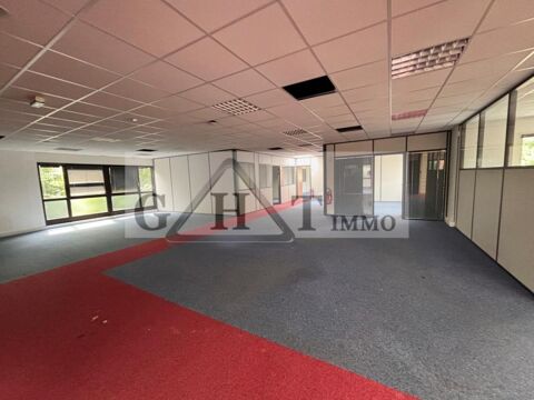 &Agrave; LOUER LOCAUX D'ACTIVIT&Eacute;S  - BUC 4740 78530 Buc