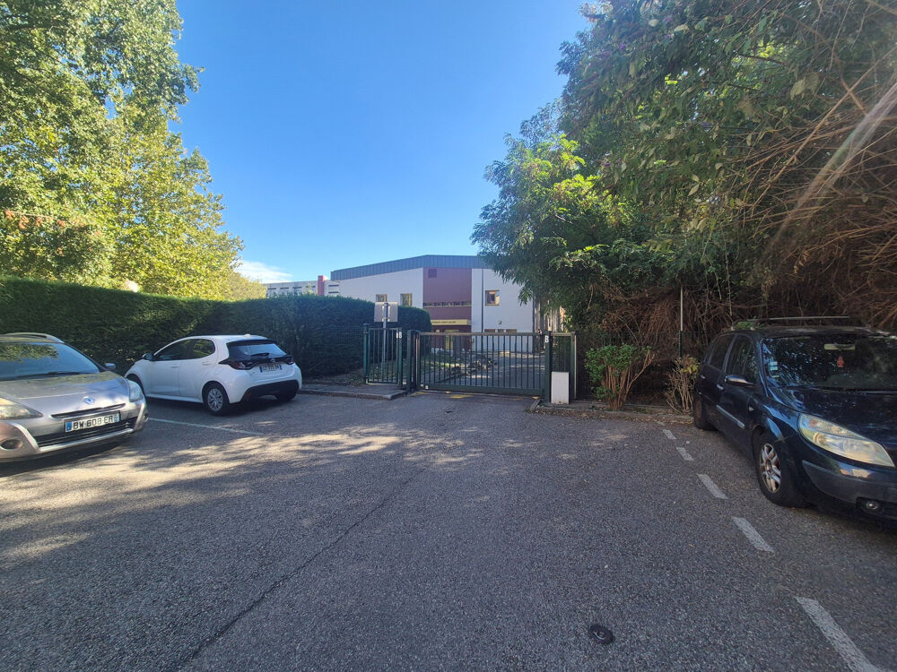 Vente Loft GRENOBLE – SECTEUR AMPÈRE / DOCTEUR GREFFIER GARAGE 20m² Sécurisée Grenoble