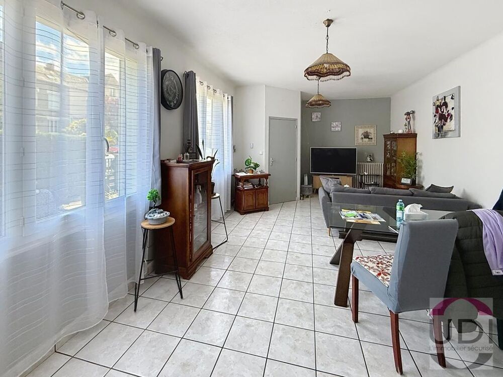 Maison et garages locatifs sur Gueret