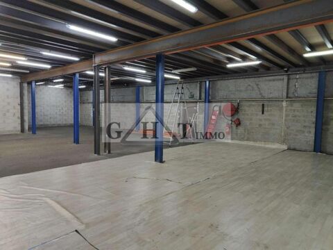 A LOUER  1000 M² ENTREPOT ET BUREAUX A LA COURNEUVE 9450 93120 La courneuve