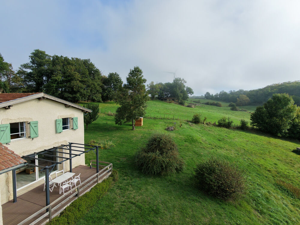 Vente Maison Belle maison rénovée, au calme, de 143 m² + 72 m² à aménager, sur terrain de 8 000 m² de terrain – Saint-Uze Saint uze